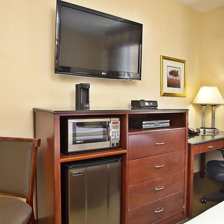 Best Western Plus Arena Hotel New York Luaran gambar